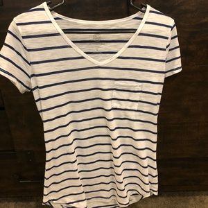Striped v-neck tee